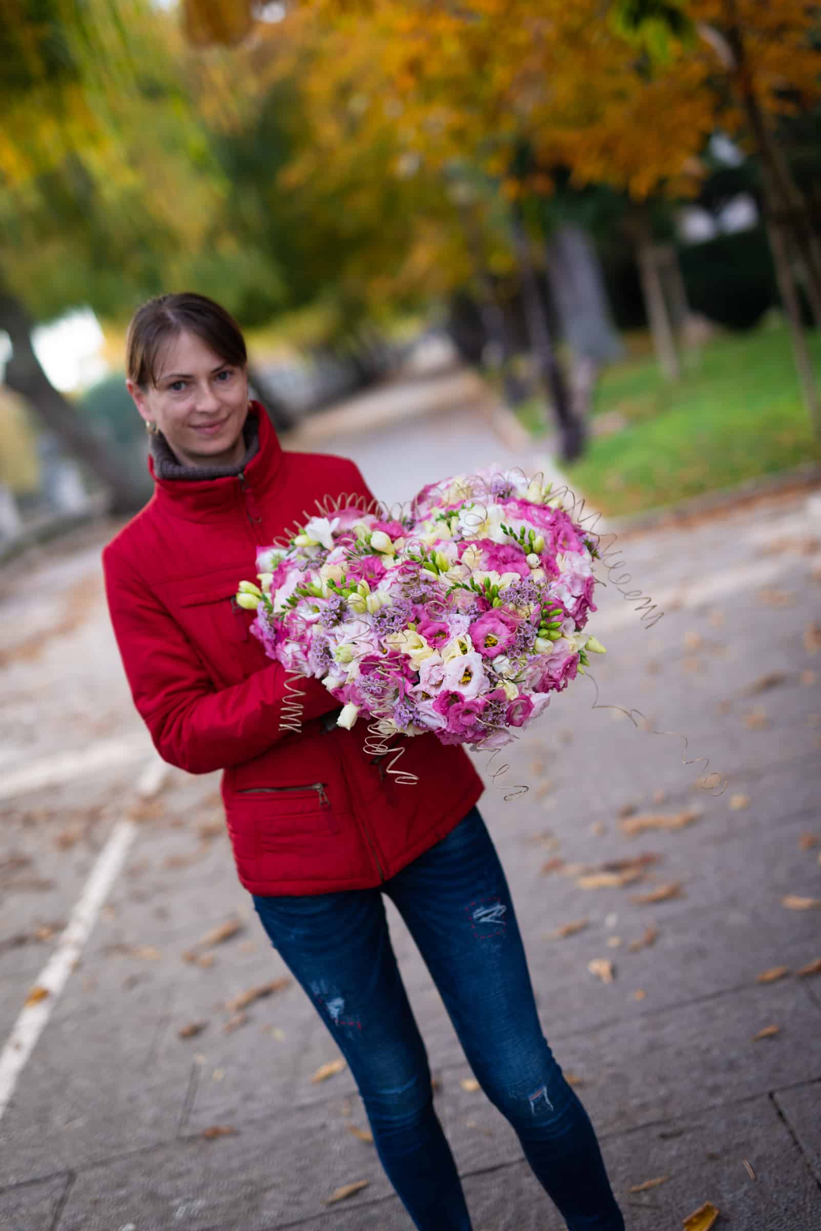 Lisianthus-Eustoma-Flower-White-Arrangement-Bouquet-Decoration-Pink-White-People-Mothers Day