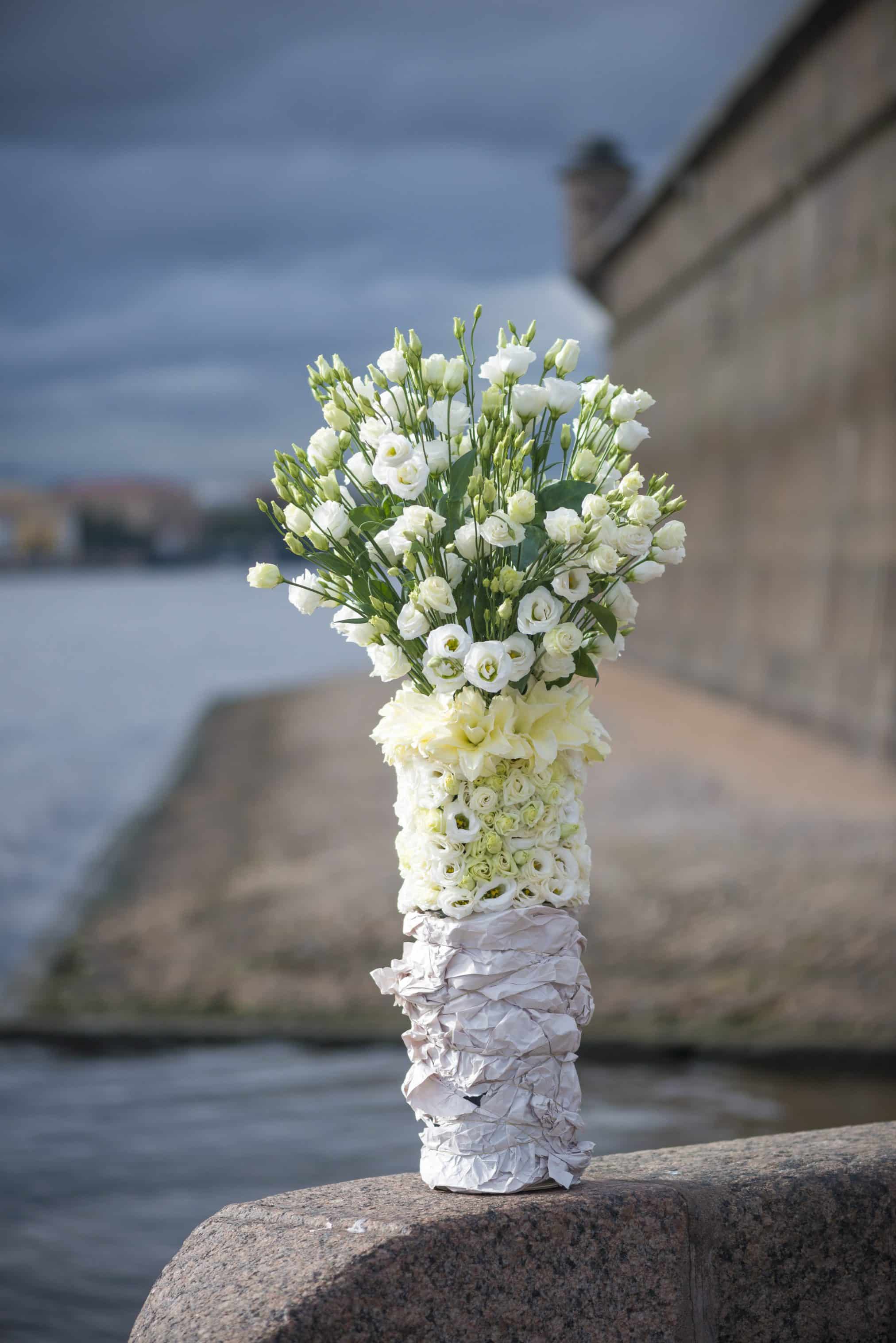 Lisianthus-Eustoma-Flower-Arrangement-Bouquet-White-Green-Decoration-St. Petersburg
