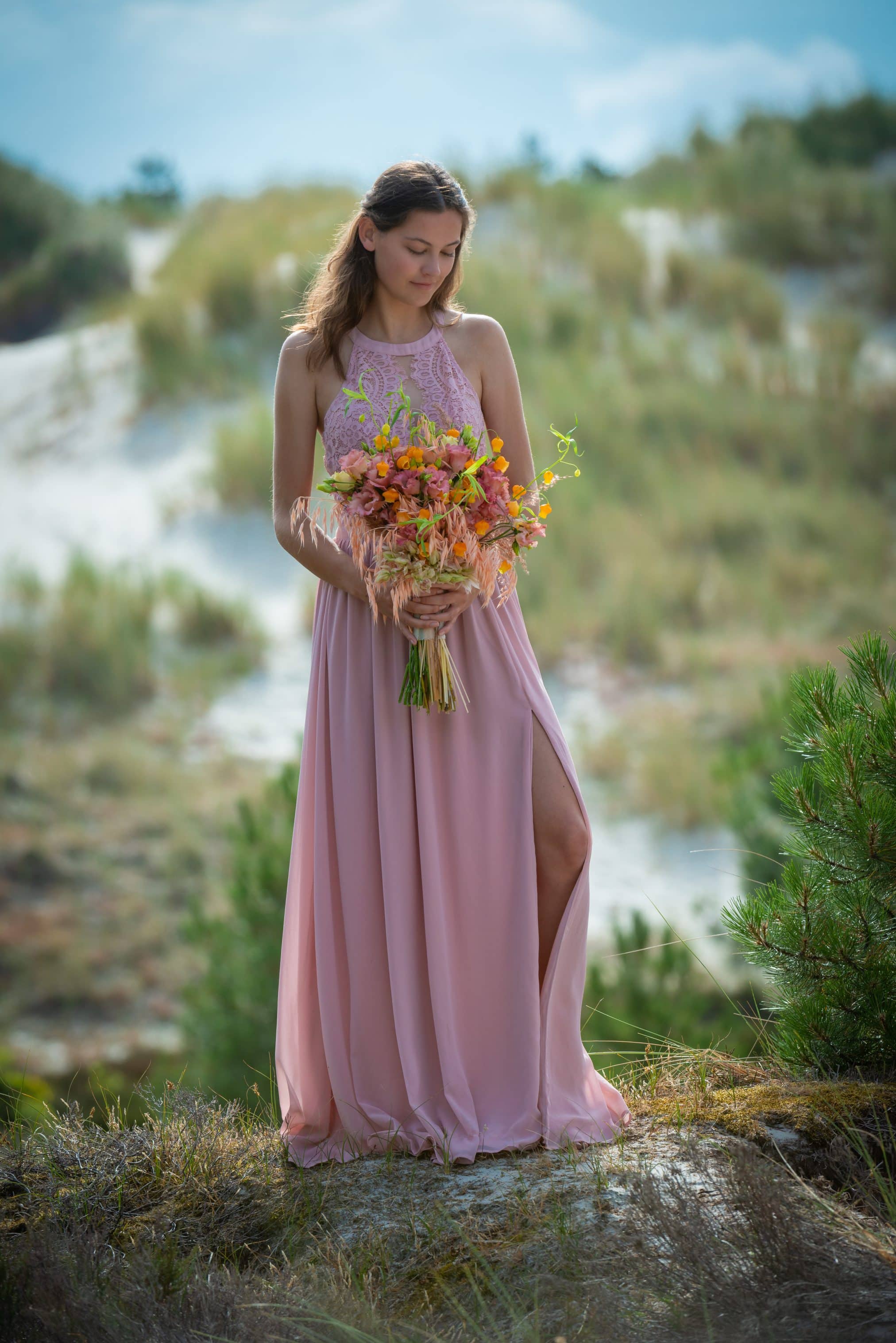 Lisianthus-Eustoma-Wedding-Flower-Arrangement-Bride-Bouquet-Bridal Bouquet-White-Red-Pink-Forest-Dunes-Salmon-Champagne-Orange